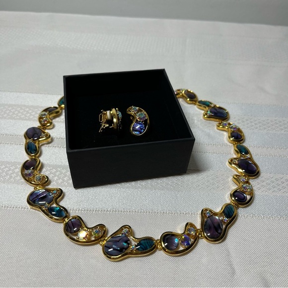 Vintage Butler necklace & clip on earrings. Gold tone. purple & blue. Gorgeous! - Picture 9 of 13